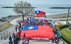 不缺席雙十國慶！   藍營高雄立委候選人自辦慶祝活動