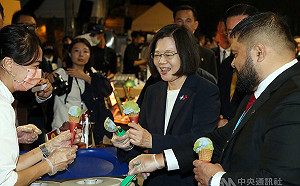 國慶酒會香菜冰逗樂蔡總統 油飯擄獲友邦元首心