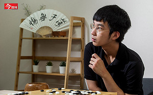 為學棋14歲在家自學 22歲擊敗世界前三…棋王許皓鋐杭州亞運奪金秘訣：我持續在等他的失誤