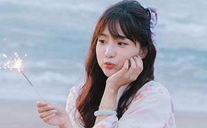 貝莉莓曬V皮「大擺性感pose」？網笑：老人復健動作