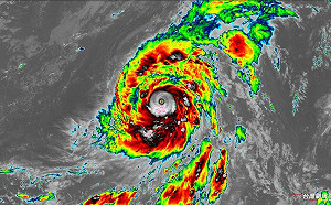 「布拉萬」榮登今年颱風王！十級暴風半徑達130公里 網嚇：好險沒來