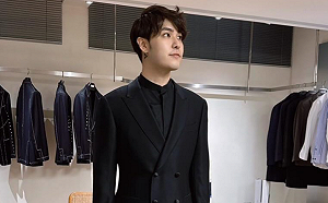 志祺七七罕摘招牌「黑框眼鏡」！近照曝光網驚：認不出來