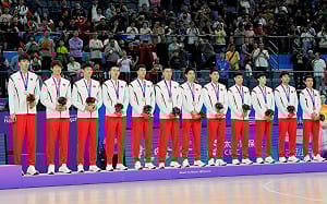 中國等著遞補金牌？杭州亞運男籃金、銀牌都傳禁藥爭議 陸網友 : 不光彩！