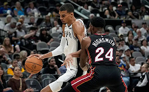 Wembanyama砍進23分！馬刺120:104大勝熱火