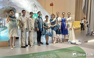 世客博高雄展區藍衫走秀 show出客家新風采