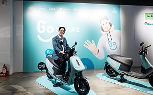 賴清德參觀Gogoro 體驗租借共享機車與換電池 
