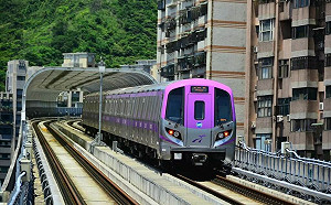 機捷系統異常現｢緊急警報｣台北車站至體育大學停駛！乘客下車步行