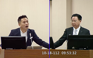 藍委逼問賴副訪美行程 吳釗燮怒嗆侯訪美行程也沒干涉 