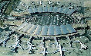 法國14機場受炸彈威脅 被迫緊急疏散 上百航班改道或取消