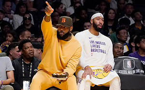 (影)詹皇場邊吃起便當引湖人名宿Cooper不滿