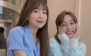 貝莉莓直播「瘋狂碎念劉萱」！ 網笑：從四姨變成貝媽媽了