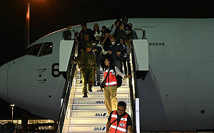 日本撤僑！出動KC-767空中加油運輸機飛以色列 載運83人返羽田
