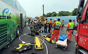 國3斗六段車禍4死  遊覽車司機：趕時間速度較快