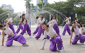 樹德家商舞團熱舞快閃  邀「2023高雄萬聖節大遊行」上街搞怪