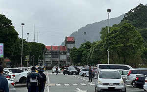 為停車權佔滿服務區抗爭！高公局曝已「全數停滿」