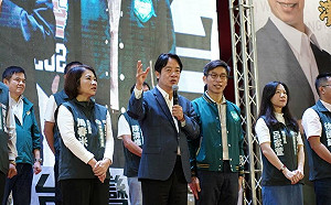 賴清德為鍾佳濱站台 籲中央地方合作拚屏東大建設