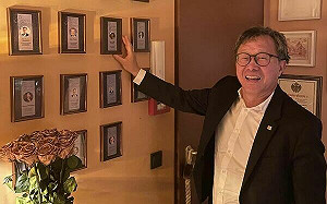 謝志偉酸某人5點起床卻只愛打哈欠 網笑腦子缺氧