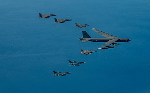 B-52領軍！美日韓空軍「首次」在朝鮮半島上空聯合軍演
