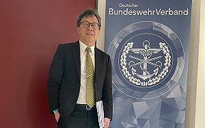 謝志偉嘆台灣平行世界：尺度高退選 恥度大繼續抖內