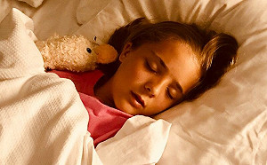 晚上睡覺開燈「罹憂鬱症」風險增！醫曝原理