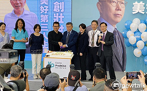 推「你不老，你是壯世代」 柯文哲：教長輩用網路，我支持度就會提高