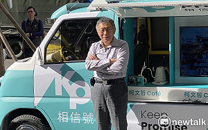 柯媽盼柯侯各自選  柯先怨「為何每次抹黑我仇女」：我媽不代表本黨 