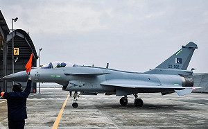 宿仇巴基斯坦買殲-10CP戰鬥機 組建2中隊 印媒驚：危險了！