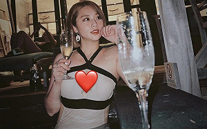 焦凡凡吃漂浮早餐「遭烏鴉襲擊」！狼狽護食模樣曝光