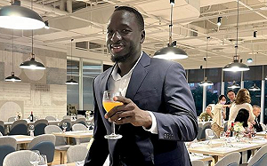 黑龍跟國手PK撞球！計算出「完美角度」逆轉勝