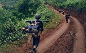 傳落跑遭機槍掃射 當場打死80多人! 緬北果敢內戰 電詐集團4帶頭人遭活埋
