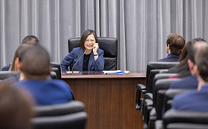 華府智庫訪團來台 大讚蔡英文領導令人欽佩