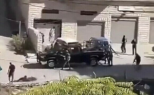 (影) 巴勒斯坦總統車隊遇襲?  官方稱假消息 : 阿巴斯人好好在辦公