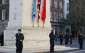 倫敦大批群眾上街挺巴勒斯坦！2000警力嚴陣以待