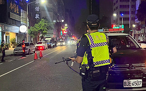 掃蕩浮動處所、壓制幫派暴力 高市警擴大臨檢展現嚴正執法決心