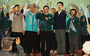 神秘嘉賓出現！「無黨籍的他」站上黃世杰競選舞台