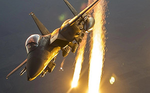 換殲-16被丟干擾彈！ 美戰機今年「抵近」中國2千多次 解放軍機氣到「咬尾」