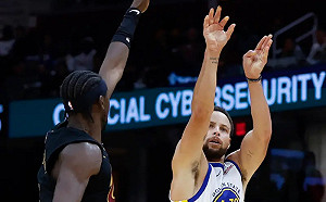 勇士35歲Curry越老越猛！　創下聯盟新紀錄