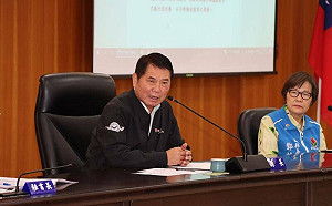 怒斥「土狗叼回槍枝零件案」自導自演  鍾東錦要求周訓宇公開道歉　