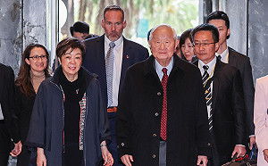 張忠謀抵舊金山  蕭美琴陪同前往下榻酒店