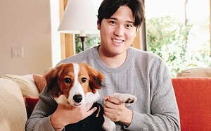 (影)被大谷撫摸親吻粉絲好羨慕　愛犬瞬間爆紅