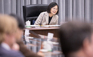 藍、白狂喊「下架民進黨」搏選票 蔡英文轟分利益：也沒跟人民說要上架什麼？