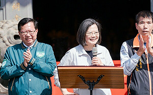 民進黨拚守桃園立委 蔡英文站台鄭運鵬、黃世杰：國家在往前走、不要停下來