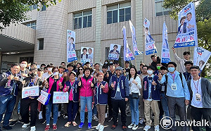 國民黨青年團號召南部青年  陪立委參選人姚正玉市場拜票