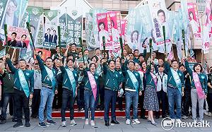 登記後首行程陪台中立委聯合登記 賴清德：讓台灣往前力量持續壯大