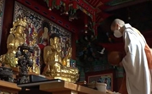 囂張淫僧! 用黑道控5廟誘姦14女 吉林副市長竟當「六師兄」當眾跪拜