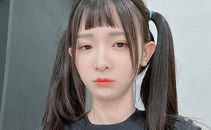 蛋捲瀏海剪太短「逆齡髮型」曝光！網驚：哪來的國中生