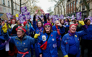 國際反婦女受暴日巴黎萬人上街  籲加強施暴者刑罰