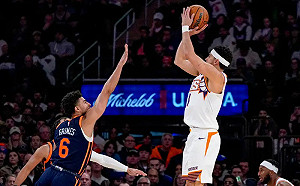 Booker扮演救世主！三分準決殺跟尼克說再見