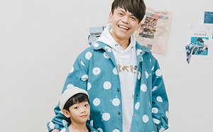 蔡桃貴玩鬼屋「嚇到全程不敢睜眼」 蔡阿嘎笑：自己說要進來的