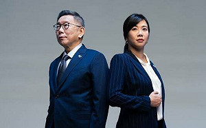 柯盈配拍定裝照！吳欣盈聲稱｢像阿湯哥｣柯文哲：完全理解這是過譽